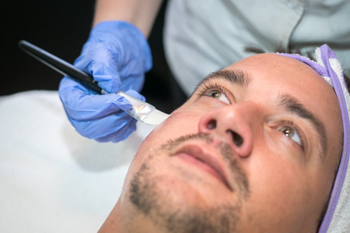 Sesión de belleza y cuidado facial en Estética Geraldin